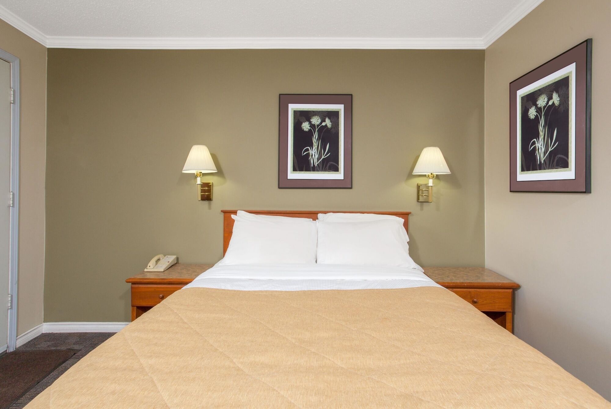 Grand Forks Inn Kültér fotó
