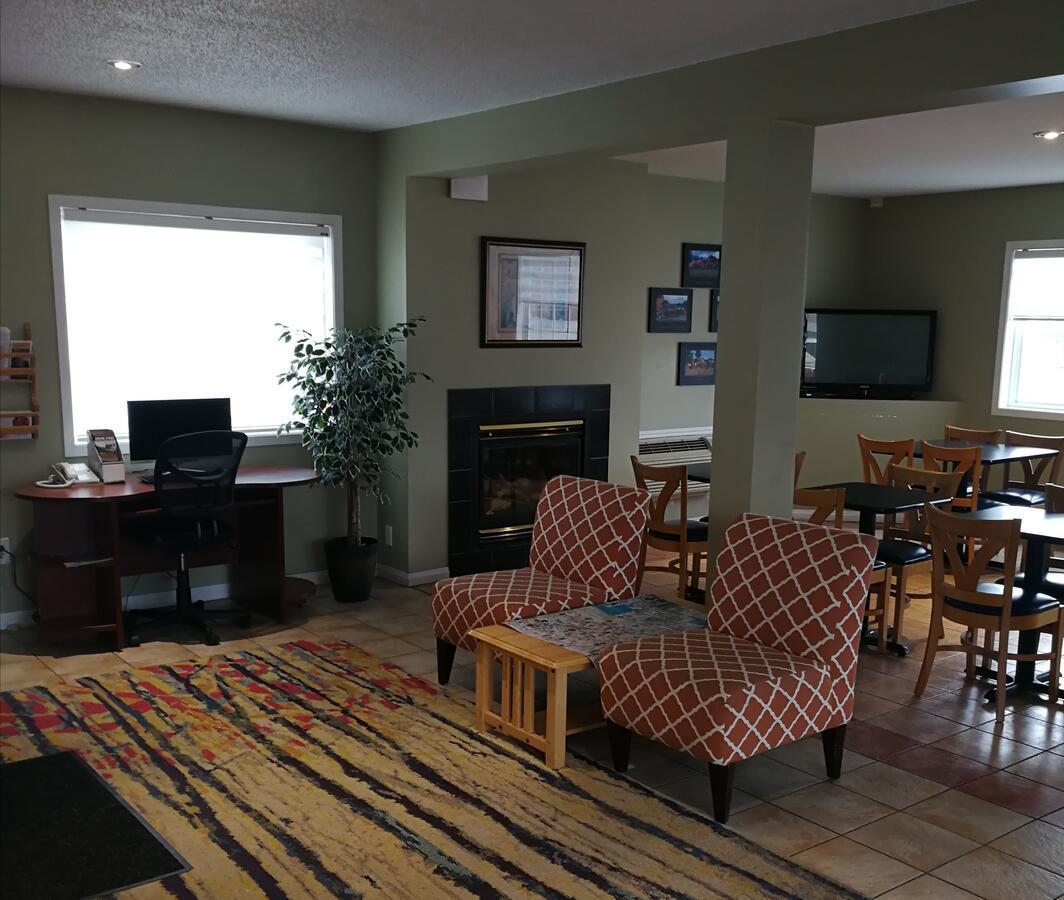 Grand Forks Inn Kültér fotó
